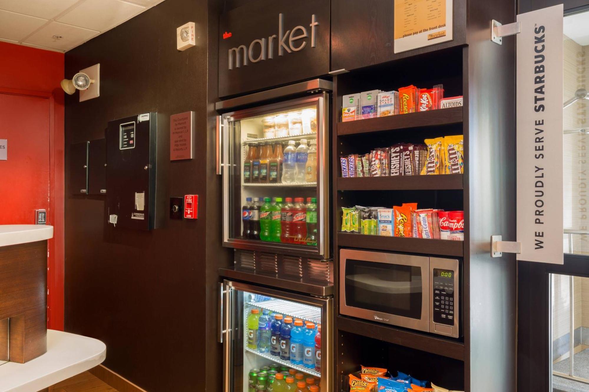 Отель Courtyard By Marriott Monroe Airport Экстерьер фото