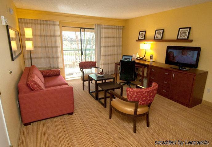 Отель Courtyard By Marriott Monroe Airport Номер фото