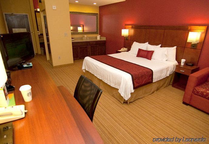 Отель Courtyard By Marriott Monroe Airport Номер фото