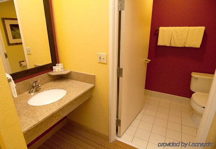 Отель Courtyard By Marriott Monroe Airport Номер фото