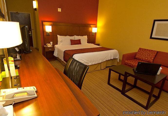 Отель Courtyard By Marriott Monroe Airport Номер фото