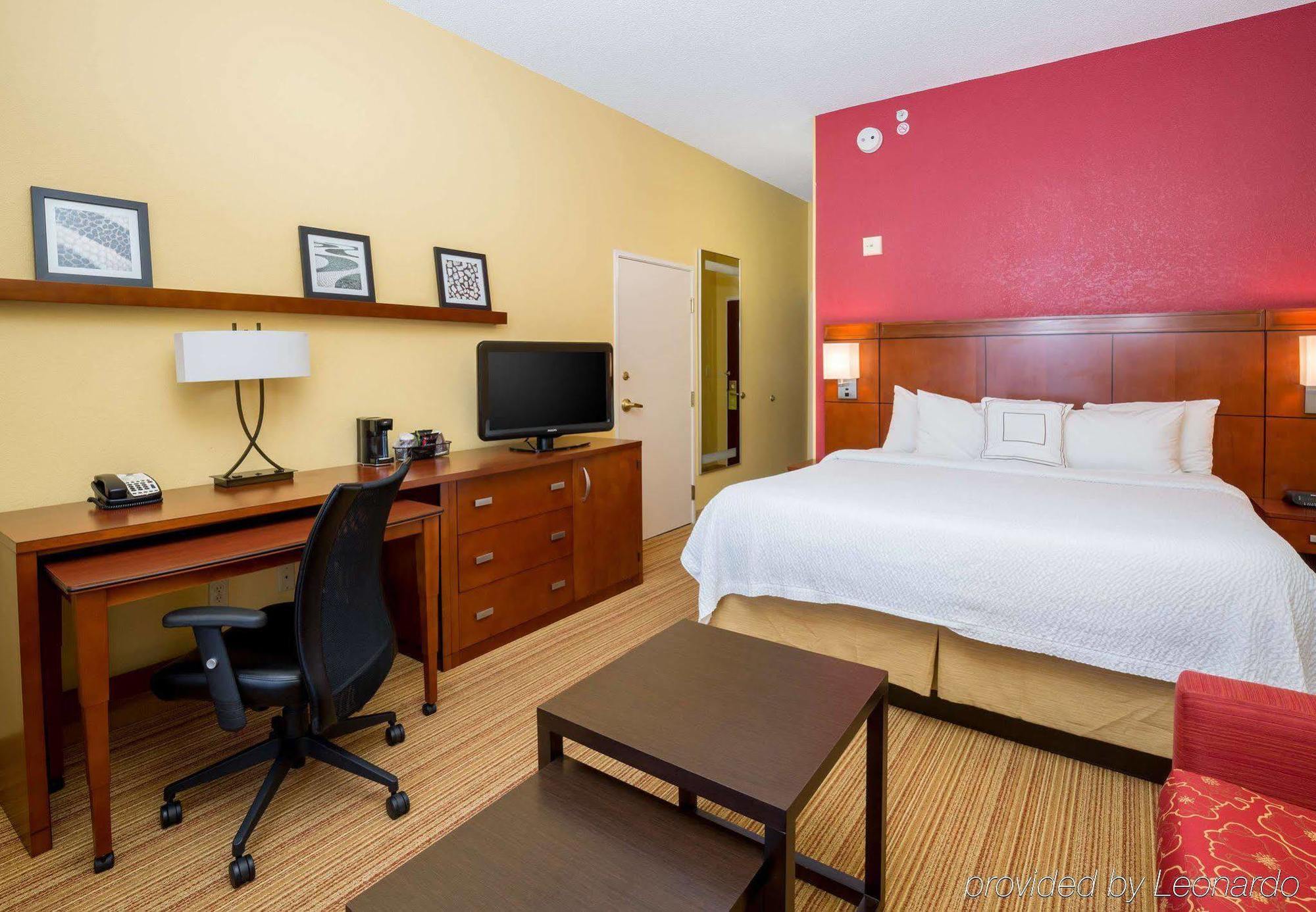 Отель Courtyard By Marriott Monroe Airport Экстерьер фото