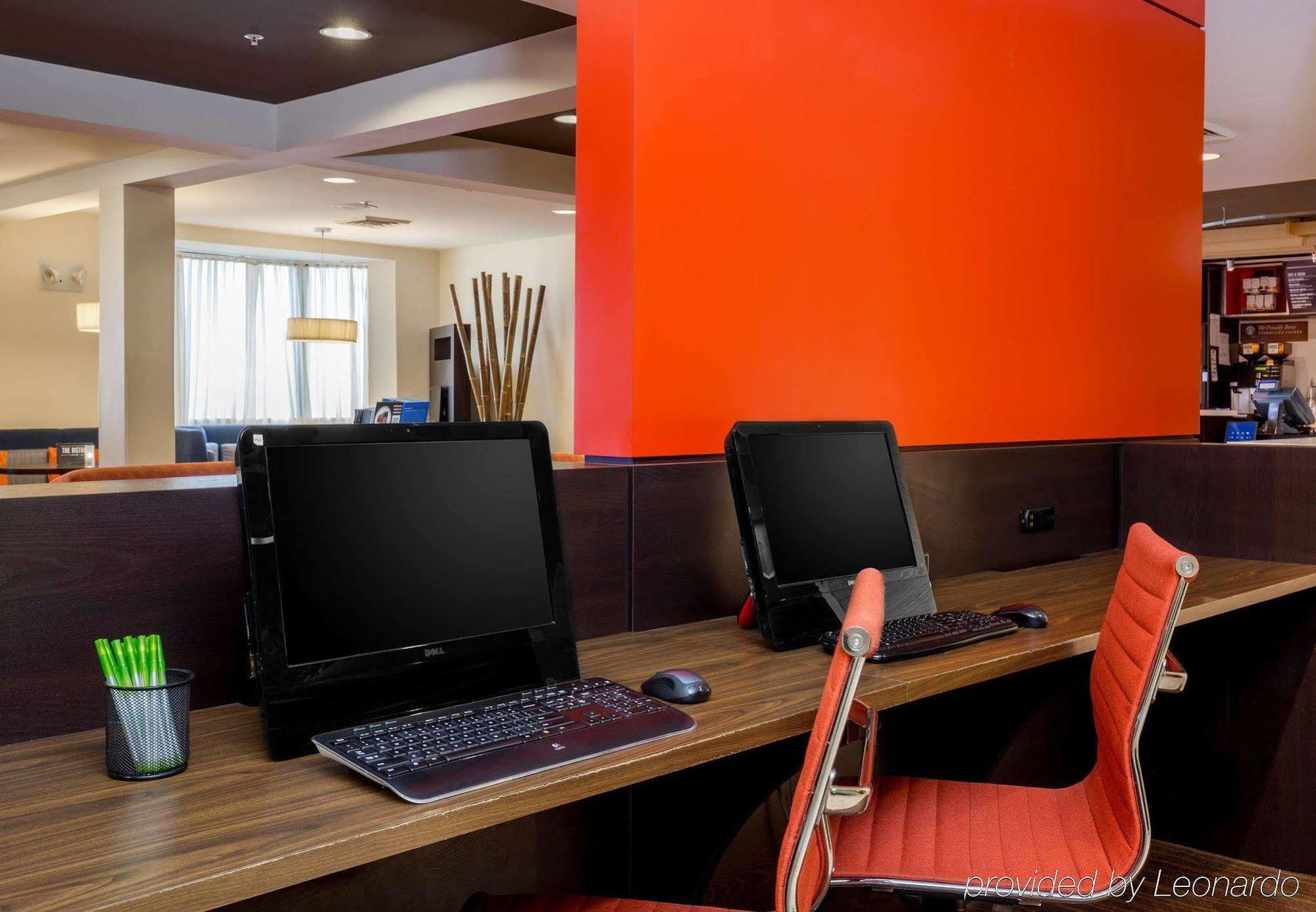 Отель Courtyard By Marriott Monroe Airport Экстерьер фото