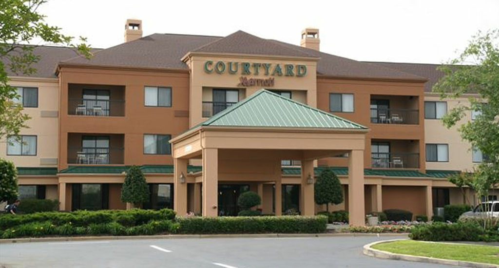 Отель Courtyard By Marriott Monroe Airport Экстерьер фото